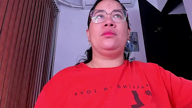 Snapshot of alondrabigtits chatting on February 22, 2026, 12:15 pm alondrabigtits online show from February 22, 2026, 12:15 pm