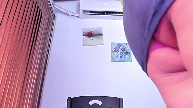 Snapshot of alondrabigtits chatting on March 24, 2026, 12:10 pm alondrabigtits online show from March 24, 2026, 12:10 pm