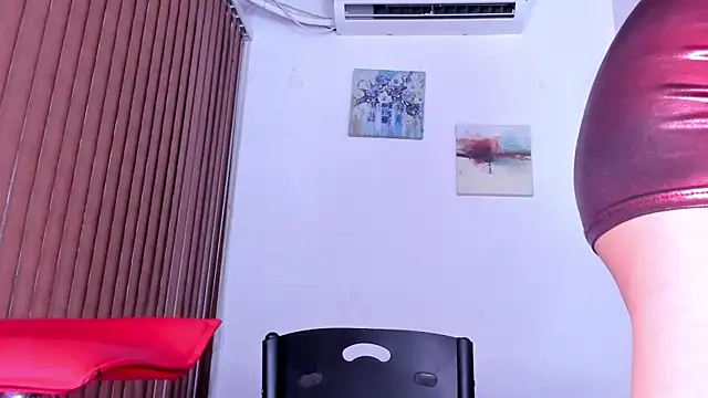 Snapshot of alondrabigtits chatting on April 10, 2026, 11:04 am alondrabigtits online show from April 10, 2026, 11:04 am