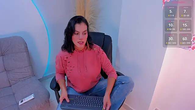 Ada Monroe10 online show from October 7, 2025, 1:30 pm