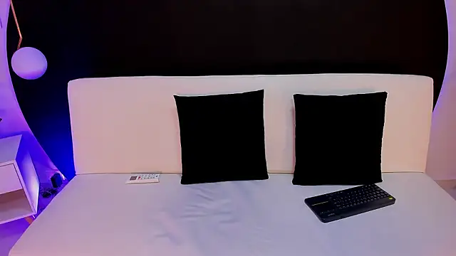 Ada Monroe10 online show from February 13, 2026, 2:24 pm