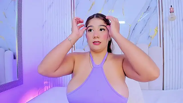 tifanyhills  online show from April 9, 2026, 8:36 pm