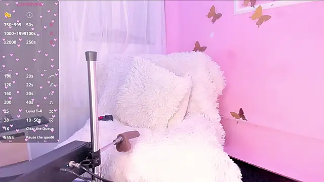 Snapshot of Alba_Olimpo chatting on February 4, 2025, 4:05 am Alba Olimpo online show from February 4, 2025, 4:05 am