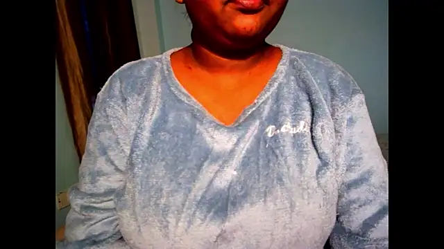 expression queen online show from November 21, 2025, 10:14 am