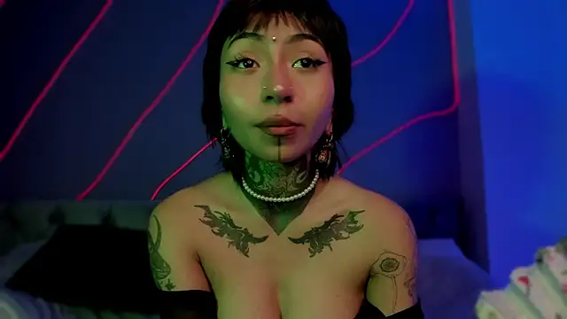 Snapshot of Evangeline_bell chatting on December 4, 2024, 6:28 pm Evangeline bell online show from December 4, 2024, 6:28 pm