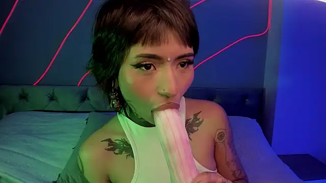 Snapshot of Evangeline_bell chatting on December 6, 2024, 3:11 pm Evangeline bell online show from December 6, 2024, 3:11 pm