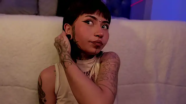 Snapshot of Evangeline_bell chatting on December 18, 2024, 6:14 pm Evangeline bell online show from December 18, 2024, 6:14 pm