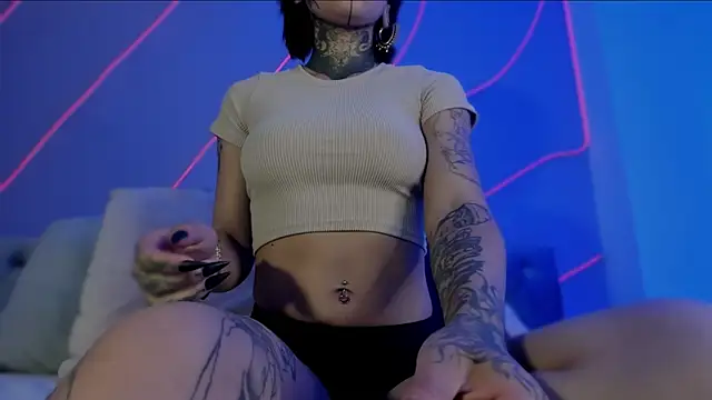 Snapshot of Evangeline_bell chatting on December 21, 2024, 2:15 pm Evangeline bell online show from December 21, 2024, 2:15 pm