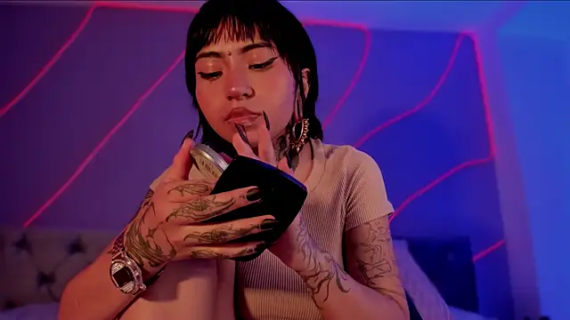 Snapshot of Evangeline_bell chatting on December 21, 2024, 8:21 pm Evangeline bell online show from December 21, 2024, 8:21 pm