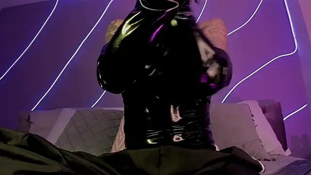 Snapshot of Evangeline_bell chatting on December 28, 2024, 12:03 pm Evangeline bell online show from December 28, 2024, 12:03 pm