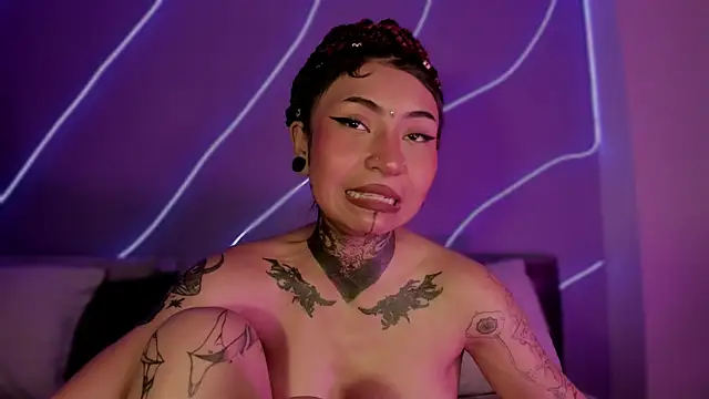 Snapshot of Evangeline_bell chatting on January 7, 2025, 5:53 pm Evangeline bell online show from January 7, 2025, 5:53 pm