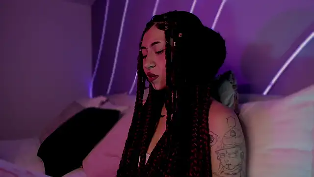 Snapshot of Evangeline_bell chatting on January 11, 2025, 6:54 pm Evangeline bell online show from January 11, 2025, 6:54 pm