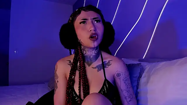 Snapshot of Evangeline_bell chatting on January 13, 2025, 3:15 pm Evangeline bell online show from January 13, 2025, 3:15 pm