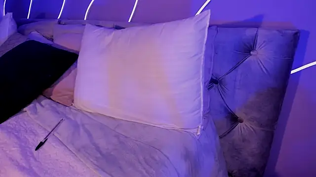 Snapshot of Evangeline_bell chatting on January 16, 2025, 6:06 pm Evangeline bell online show from January 16, 2025, 6:06 pm