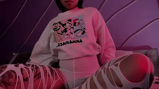 Snapshot of Evangeline_bell chatting on January 21, 2025, 11:46 am Evangeline bell online show from January 21, 2025, 11:46 am