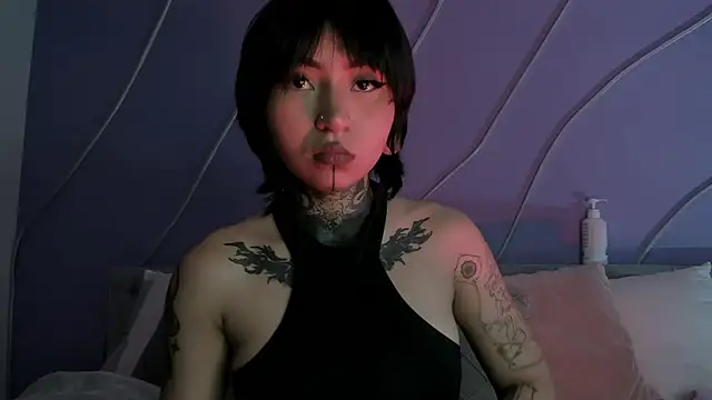 Snapshot of Evangeline_bell chatting on January 22, 2025, 3:51 pm Evangeline bell online show from January 22, 2025, 3:51 pm