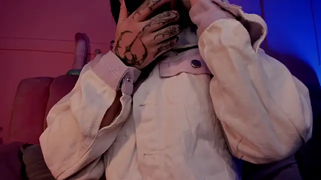 Snapshot of Evangeline_bell chatting on February 5, 2025, 12:06 pm Evangeline bell online show from February 5, 2025, 12:06 pm