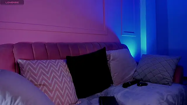 Snapshot of Evangeline_bell chatting on March 8, 2025, 3:02 pm Evangeline bell online show from March 8, 2025, 3:02 pm