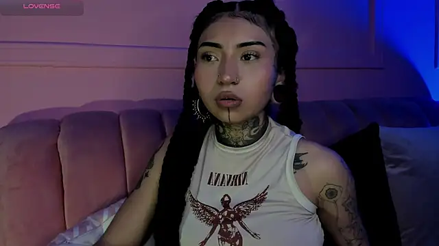 Snapshot of Evangeline_bell chatting on March 10, 2025, 6:45 pm Evangeline bell online show from March 10, 2025, 6:45 pm