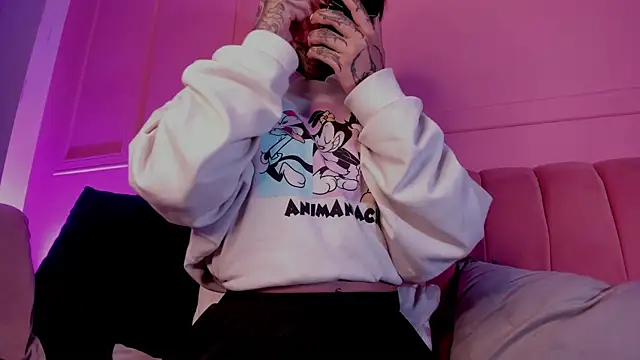 Snapshot of Evangeline_bell chatting on March 12, 2025, 12:15 pm Evangeline bell online show from March 12, 2025, 12:15 pm