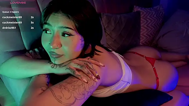 Snapshot of Evangeline_bell chatting on March 17, 2025, 3:40 pm Evangeline bell online show from March 17, 2025, 3:40 pm