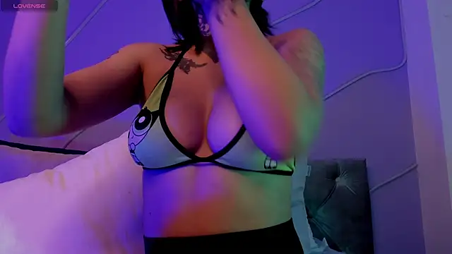 Snapshot of Evangeline_bell chatting on March 21, 2025, 5:34 pm Evangeline bell online show from March 21, 2025, 5:34 pm