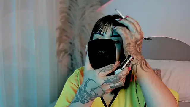 Snapshot of Evangeline_bell chatting on September 18, 2025, 12:29 pm Evangeline bell online show from September 18, 2025, 12:29 pm