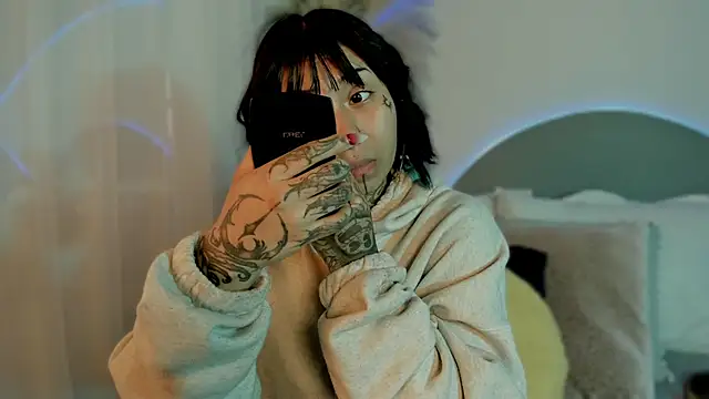 Snapshot of Evangeline_bell chatting on October 8, 2025, 12:25 pm Evangeline bell online show from October 8, 2025, 12:25 pm