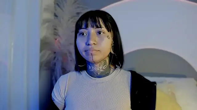 Snapshot of Evangeline_bell chatting on October 14, 2025, 3:35 pm Evangeline bell online show from October 14, 2025, 3:35 pm