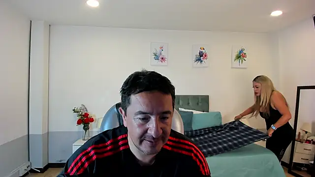 Snapshot of Sam_and_molly_ chatting on February 11, 2025, 9:03 pm Sam and molly online show from February 11, 2025, 9:03 pm