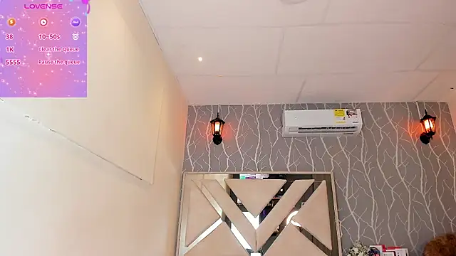 vanessa guzman2 online show from March 20, 2025, 12:32 pm