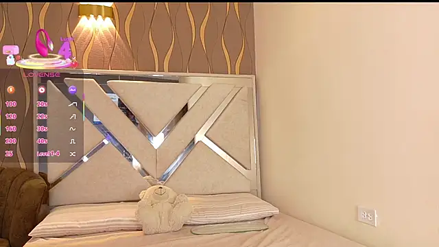 vanessa guzman2 online show from September 14, 2025, 1:21 pm