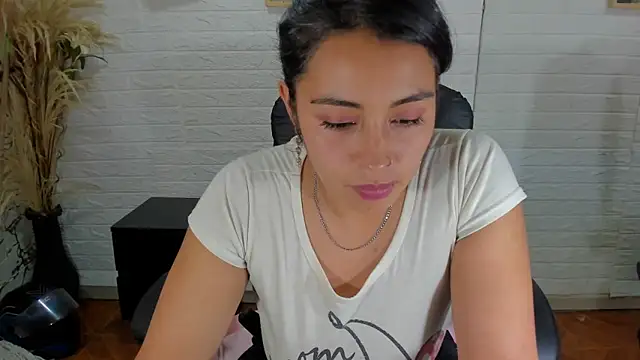 Aisha 09 online show from March 5, 2025, 6:56 pm