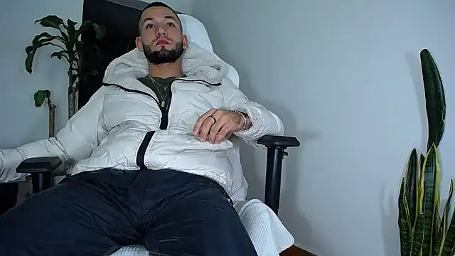 diamond black00 online show from February 13, 2025, 6:05 pm