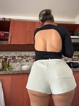 Snapshot of doll_celeste20 chatting on September 25, 2025, 5:05 pm doll celeste20 online show from September 25, 2025, 5:05 pm