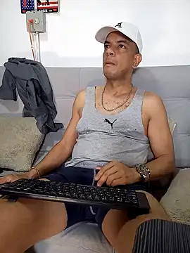 latinmartin73 online show from February 4, 2025, 3:44 am