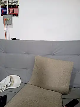 latinmartin73 online show from February 21, 2025, 2:06 am