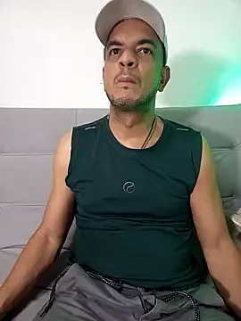 latinmartin73 online show from March 17, 2025, 4:08 am