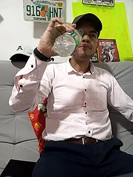 latinmartin73 online show from September 9, 2025, 12:32 am