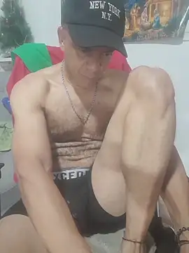 latinmartin73 online show from December 18, 2025, 3:56 am