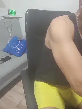 latinmartin73 online show from February 8, 2026, 2:37 am