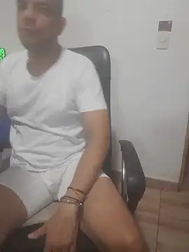 latinmartin73 online show from February 18, 2026, 12:50 am