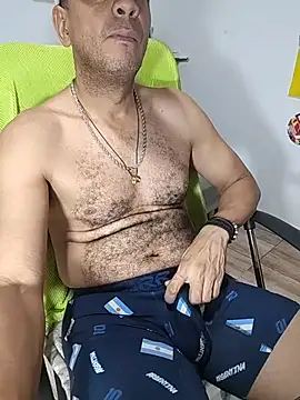 latinmartin73 online show from July 17, 2026, 2:40 am
