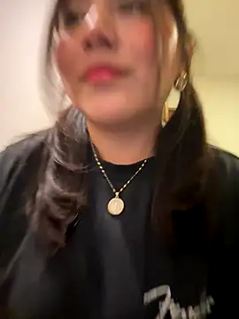 kittyfresita online show from December 2, 2025, 2:17 am