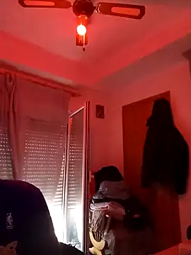 jovenestraviesos online show from March 16, 2025, 5:50 pm