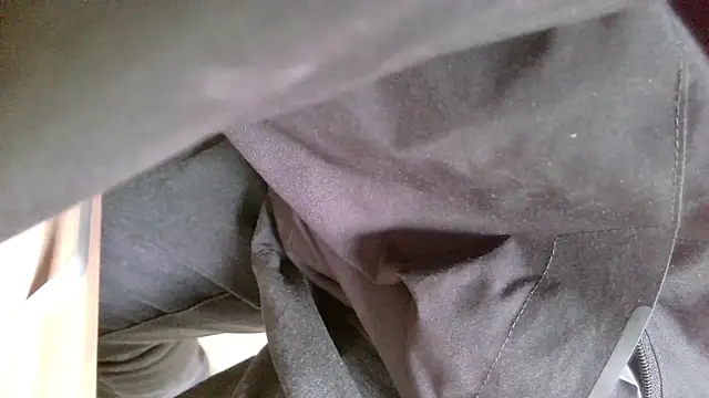 huzi518 online show from March 5, 2025, 4:45 am