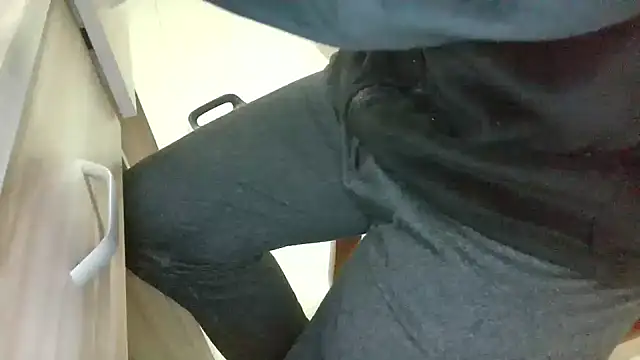 huzi518 online show from March 17, 2025, 1:29 pm