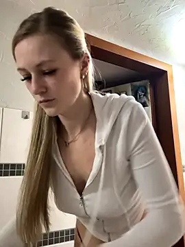 Snapshot of godspot_ chatting on November 1, 2025, 3:36 pm godspot  online show from November 1, 2025, 3:36 pm