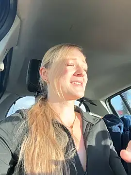 Snapshot of godspot_ chatting on November 2, 2025, 2:41 pm godspot  online show from November 2, 2025, 2:41 pm