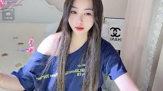 Caitlyn   online show from March 20, 2025, 12:32 pm